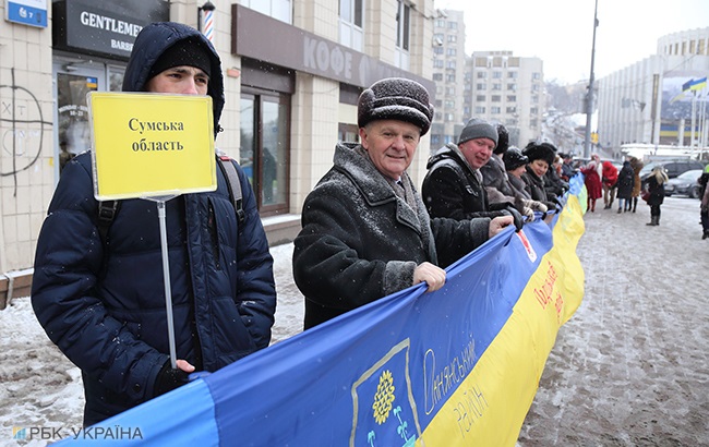 День Соборності: у Києві розгорнули найдовший прапор України (фоторепортаж)