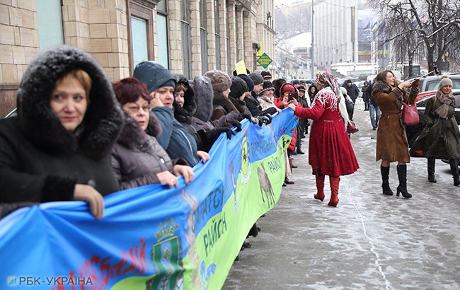 День Соборності: у Києві розгорнули найдовший прапор України (фоторепортаж)