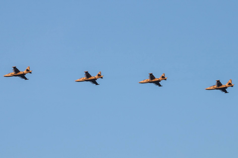 "Все стояли разинув рот": в сети показали красочные фото самолетов с репетиции парада