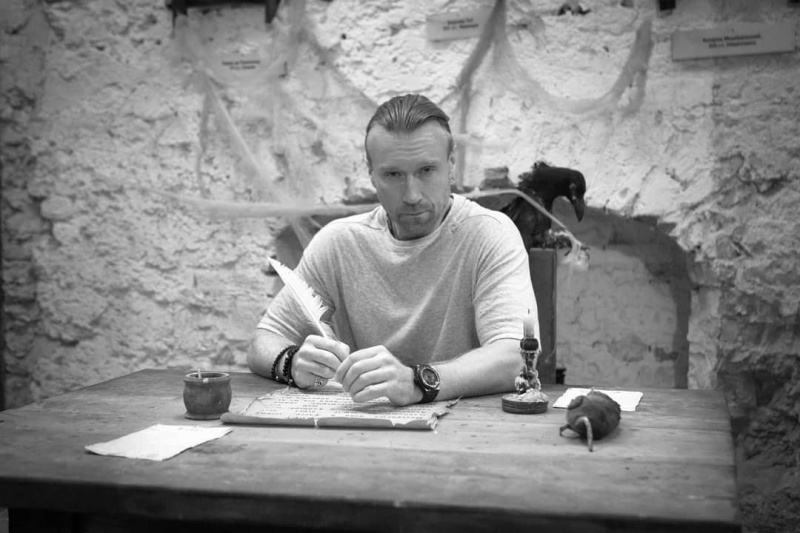 &quot;Благородный лорд&quot;: Олег Винник похвастался снимками из Дубенского замка