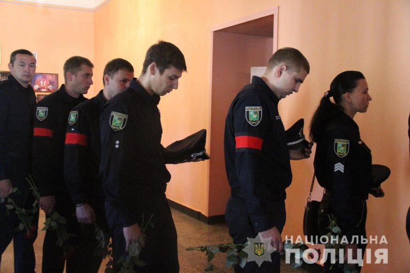 "Ценой собственной жизни": в Харькове простились со старшим лейтенантом полиции (фото)