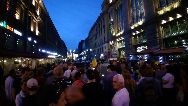 "За свободу": в Санкт-Петербурге задержали активистов, поздравивших Украину с Днем Независимости (фото)