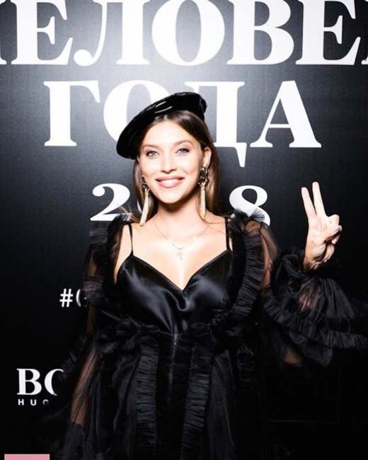 &quot;С привкусом шика&quot;: беременная Тодоренко засветилась в Москве на премии &quot;Человек года&quot; (фото)