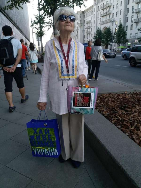 "За свободу": в Санкт-Петербурге задержали активистов, поздравивших Украину с Днем Независимости (фото)