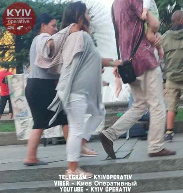 &quot;Посадить и депортировать&quot;: в сети шокированы вопиющим поведением ромов в Киеве (фото)