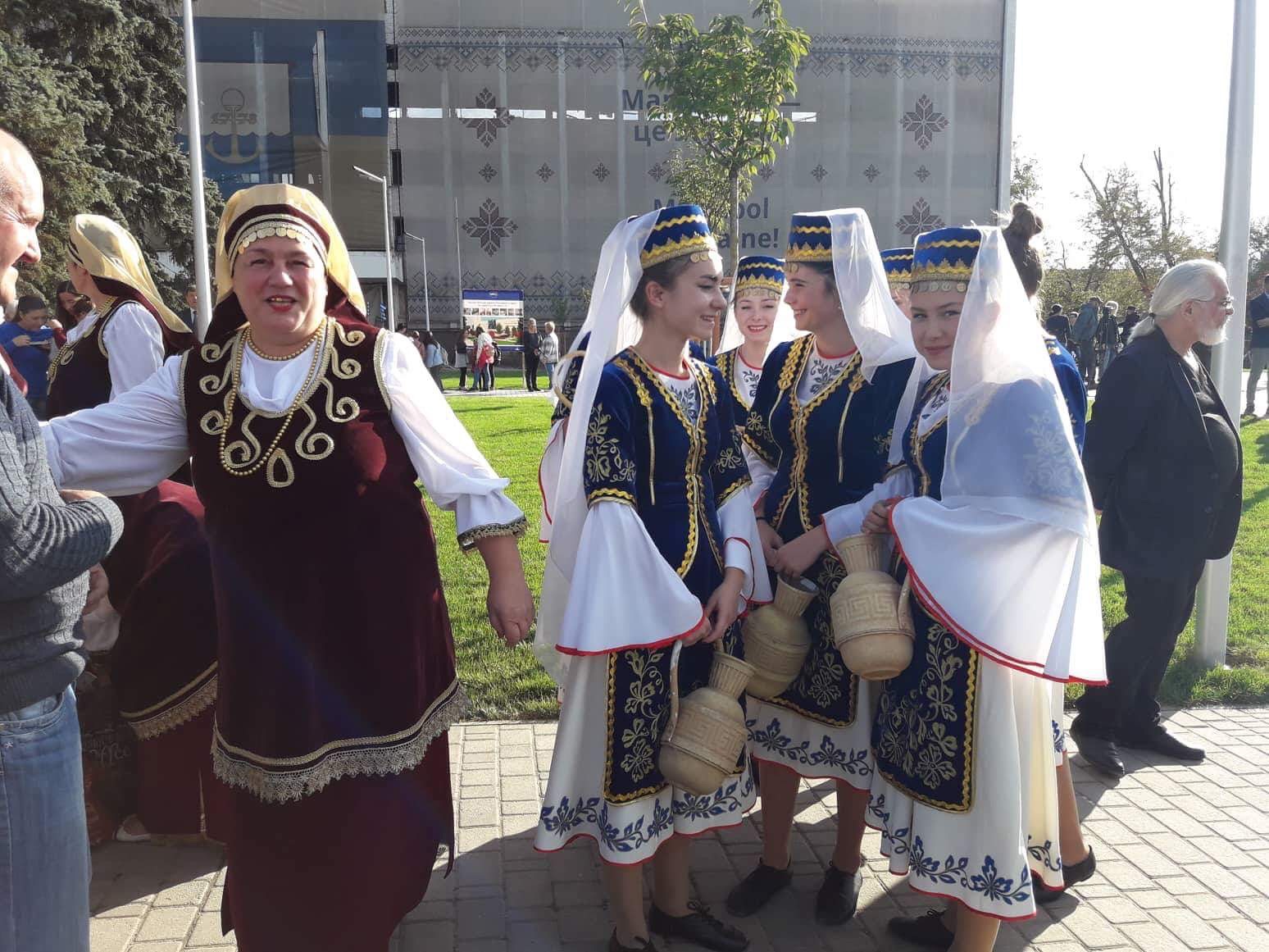 Подарунок мецената Бумбураса: у Маріуполі з'явилася Грецька площа