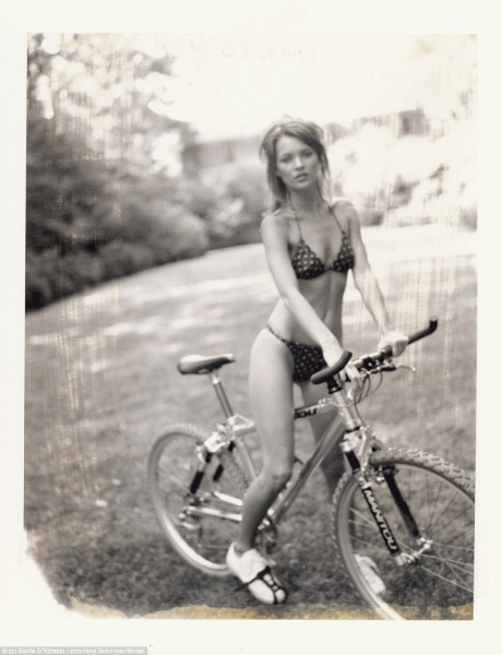 Назад в 90-е: фотограф показал ранее неизвестные снимки актеров и супермоделей