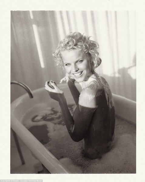 Назад в 90-е: фотограф показал ранее неизвестные снимки актеров и супермоделей