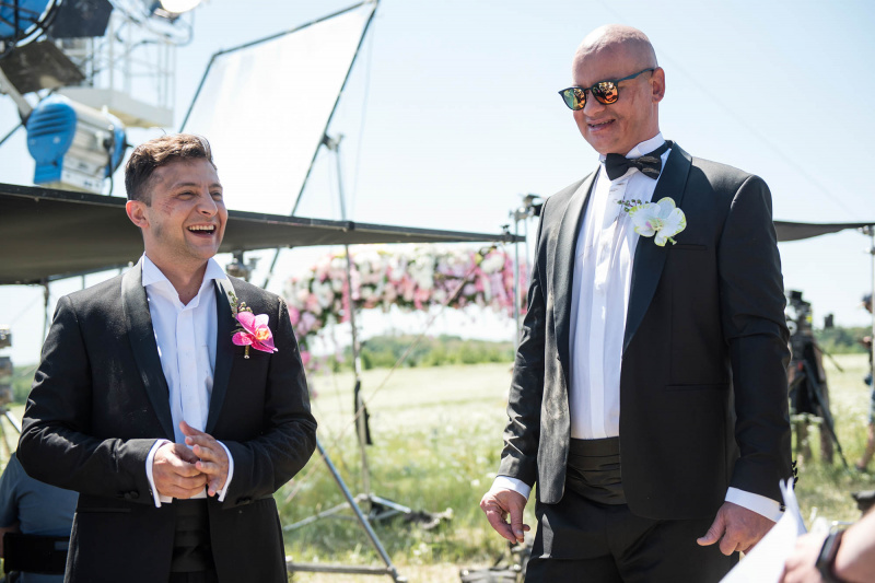 Зеленський отримав з десяток ляпасів від Дорофєєвої: з'явився тизер фільму (відео)