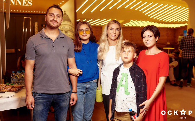 Леся Нікітюк і MELOVIN побували на прем'єрі &quot;Монстри на канікулах 3&quot; (фото)