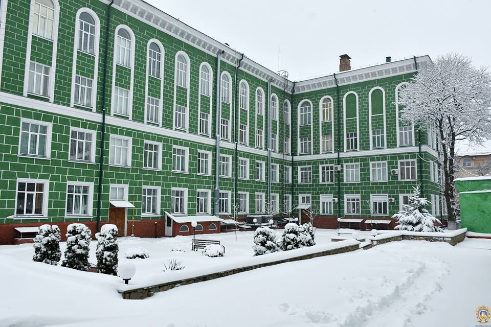 &quot;50 долларов - и сдаешь&quot;: студенты о коррупции и буллинг в медуниверситетах