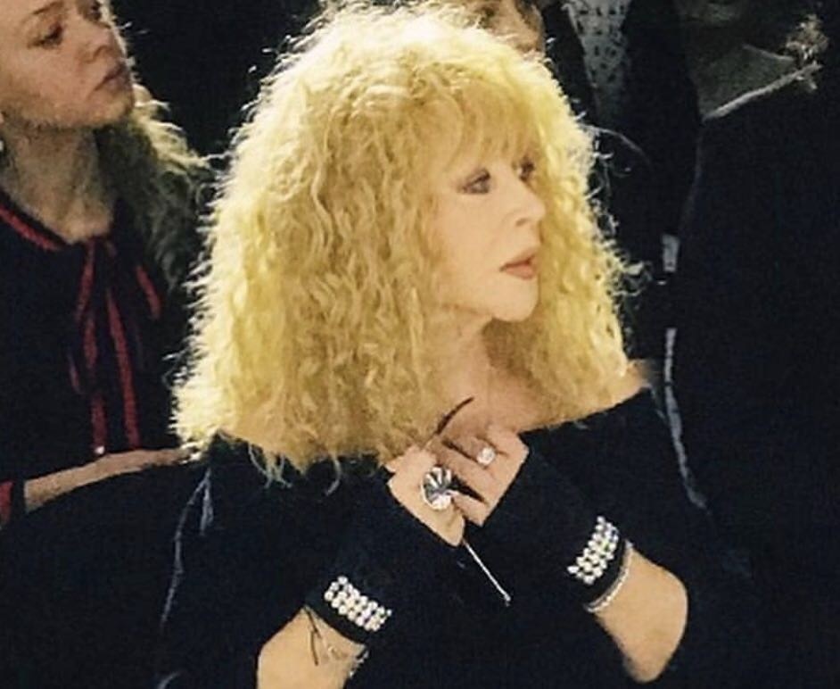 Еще один в коллекцию: Пугачева хотела закрутить роман с молодой рок-звездой