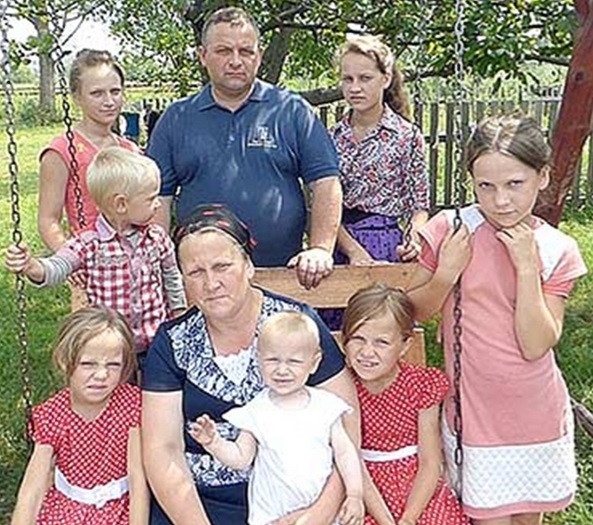 Могла б народити більше: у Рівненській області жінка народила 19-ту дитину