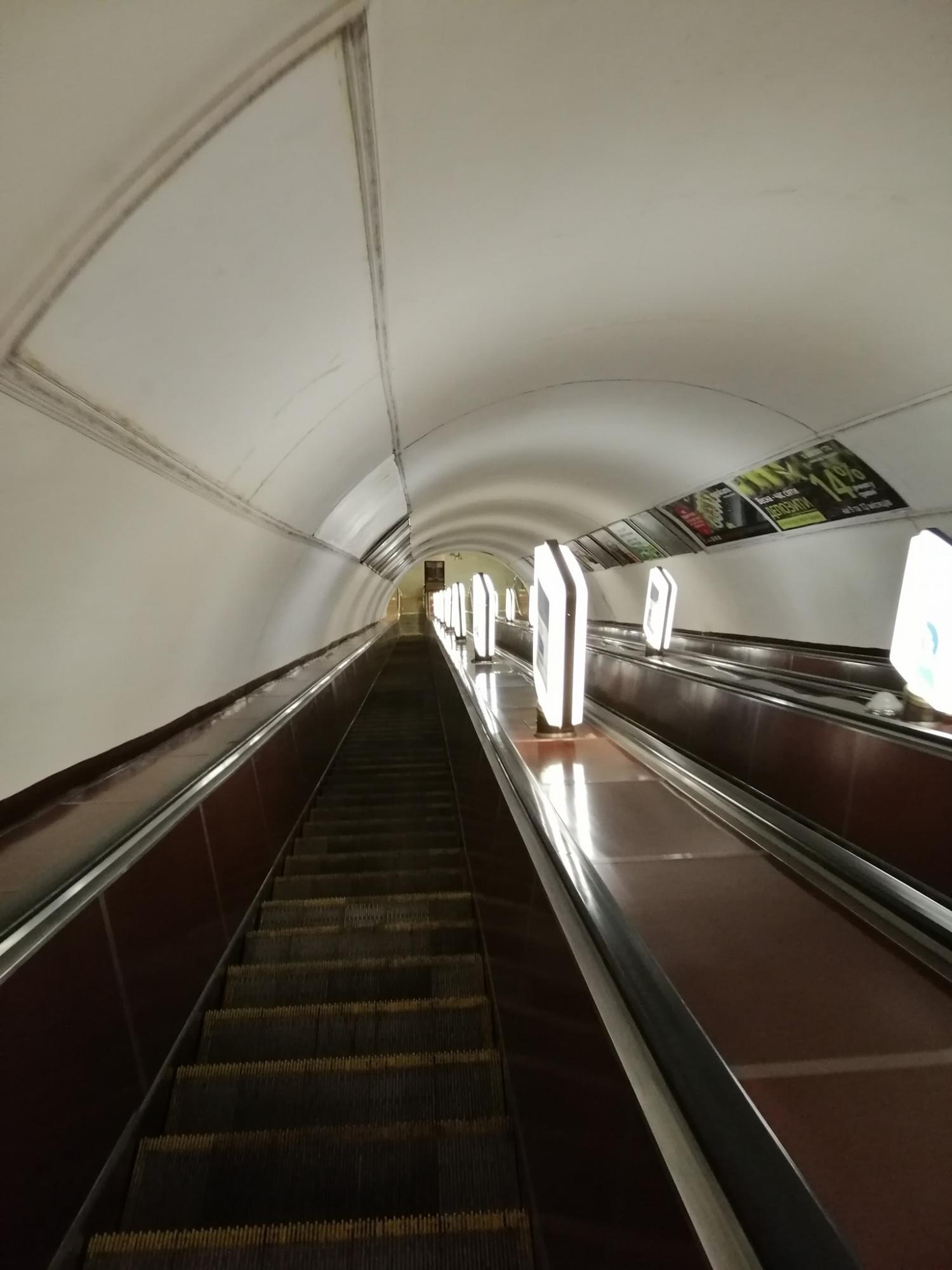 Метро в Киеве начало работу: кого и за что могут выгнать из подземки