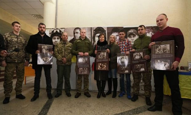 У Запоріжжі презентували унікальний календар, присвячений Майдану і АТО