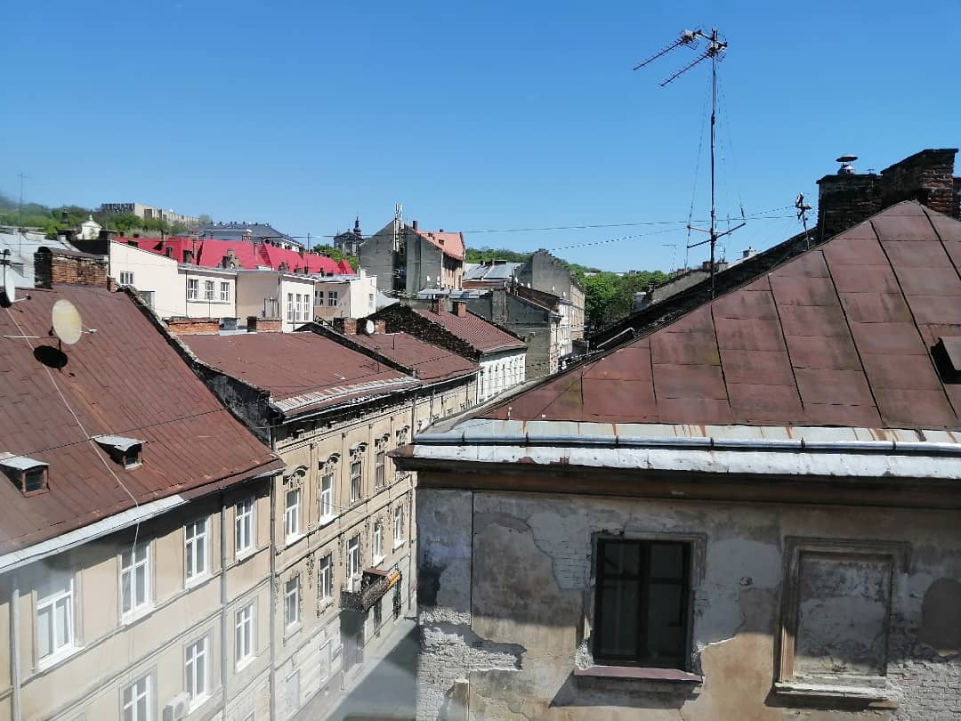 "Дякую, Львів!" Макаревич з 36-річною дружиною влаштували романтичну прогулянку містом