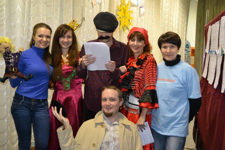 Столичные волонтеры устраивают спектакли для воспитанников интернатов и детских домов