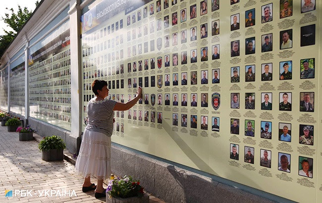 У Києві пройшла акція пам'яті жертв катастрофи літака ІЛ-76 (фоторепортаж)