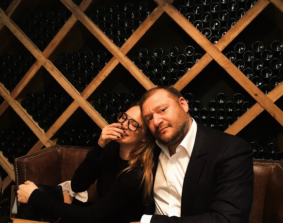 Красиво жить не запретишь: дочь Добкина похвасталась атрибутами столичной жизни