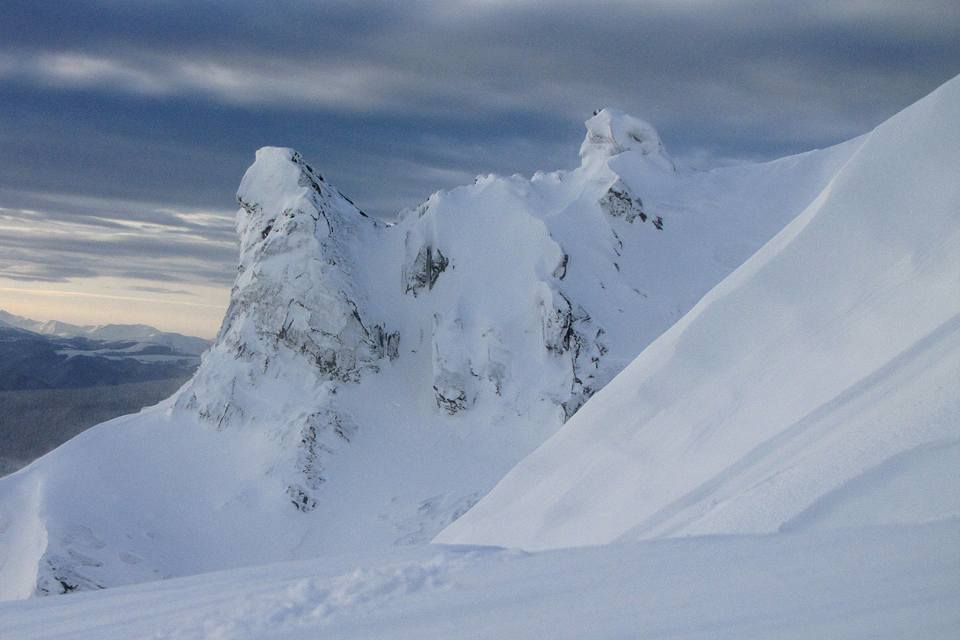 У мережі показали "шалені" краєвиди засніжених Карпат (фото)