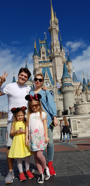 "Їв крокодилів і годував акул": як відомий український ведучий подорожував по Америці