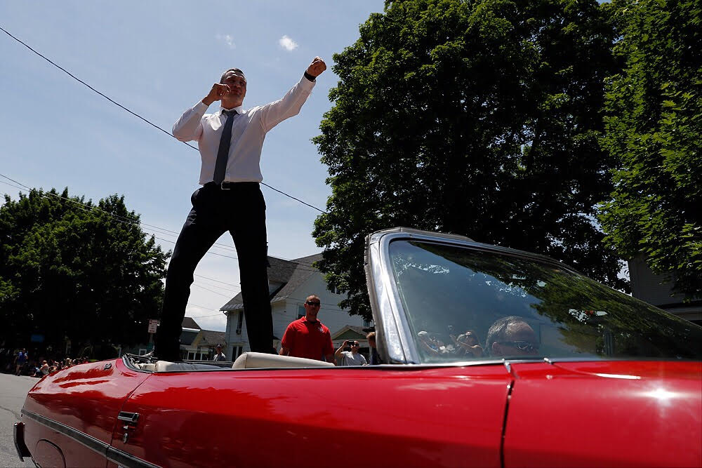 Американці шикувалися в довгі черги, щоб взяти автограф у Віталія Кличка (фото, відео)