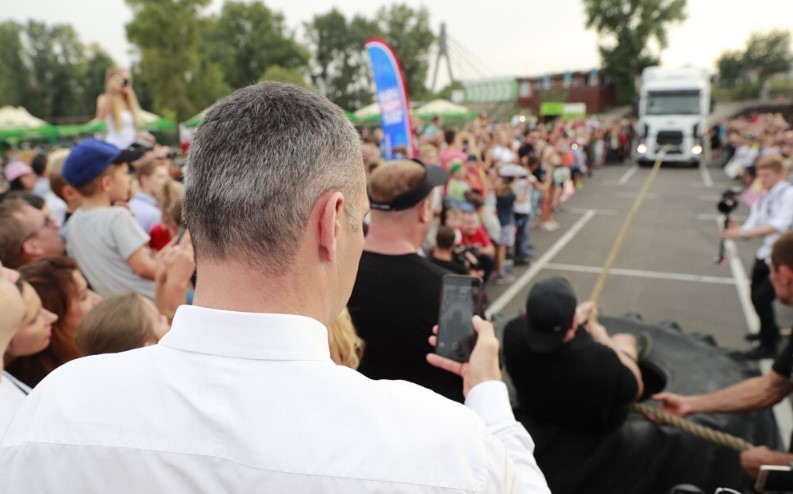Кличко посетил фестиваль современных богатырей “Muromets Fest” и стал свидетелем нового рекорда Украины
