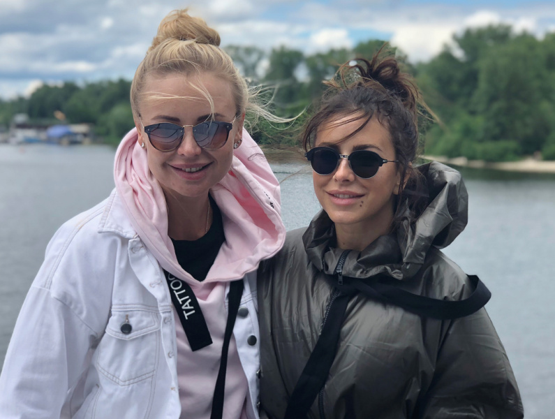 "Что за пожилой мужчина рядом?": фанатов Ани Лорак ужаснул вид ее мужа (фото)