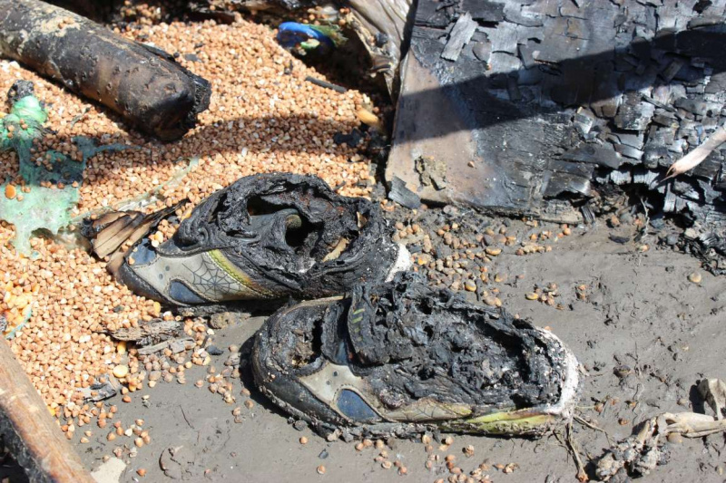 Погром в ромському таборі: знайомі потерпілих звинувачують групу молодиків у масках (фото)