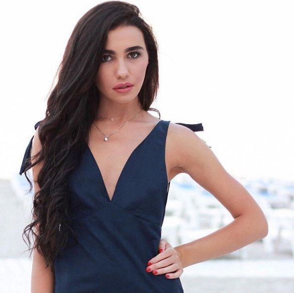 В нечеловеческих условиях: в Китае удерживают в тюрьме украинских танцовщиц