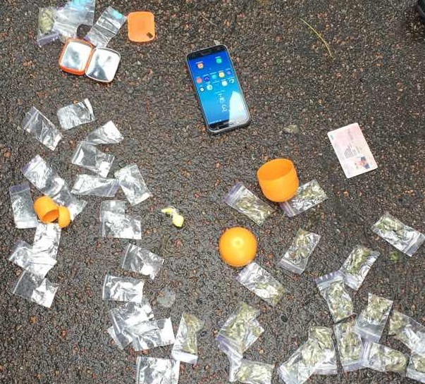 &quot;Киндер-сюрприз&quot;: в Киеве задержали преступников, которые пересылали наркотики по почте в конфетах