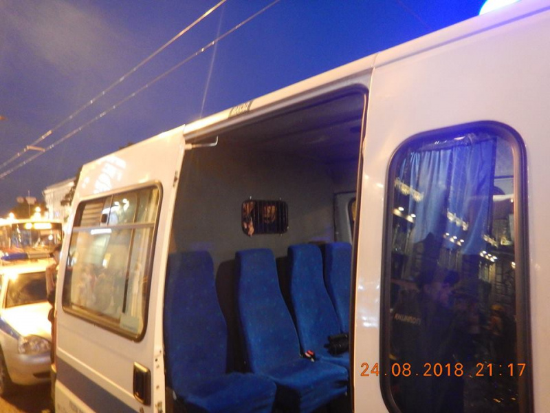 "За свободу": в Санкт-Петербурге задержали активистов, поздравивших Украину с Днем Независимости (фото)