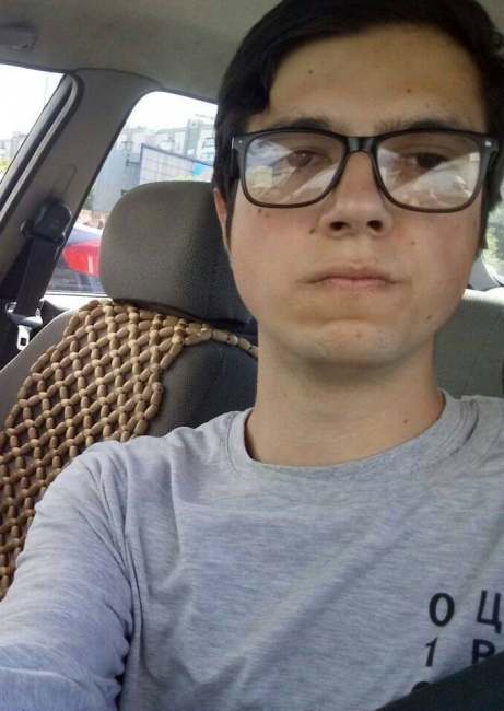 Вышел из дома и не вернулся: в Киеве разыскивают 22-летнего парня (фото)