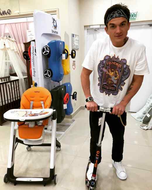 "Как это мило": Топалов и Тодоренко показали, как они выбирают мебель для малыша (фото)