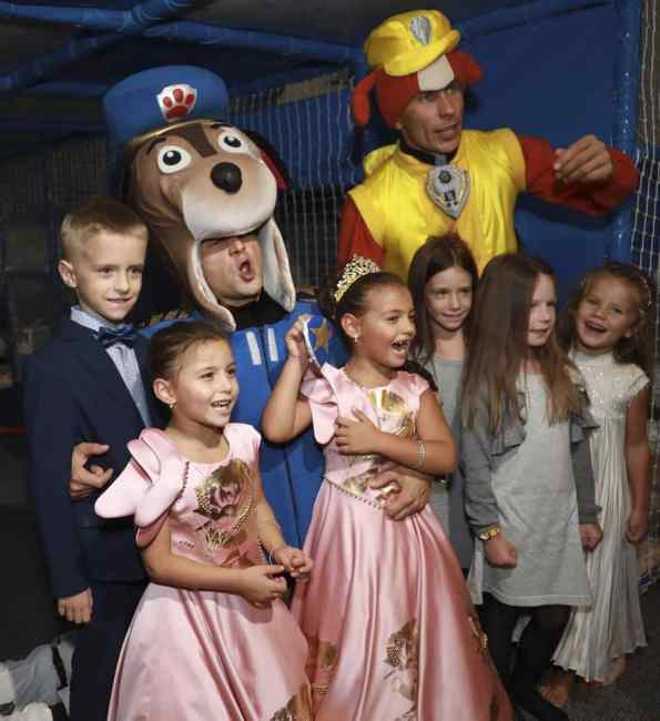 Камалія зворушливо привітала своїх дочок-близнючок з першим ювілеєм (фото)