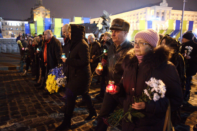 На Аллее Героев Небесной Сотни почтили память погибших на Майдане в 2014 году (фоторепортаж)