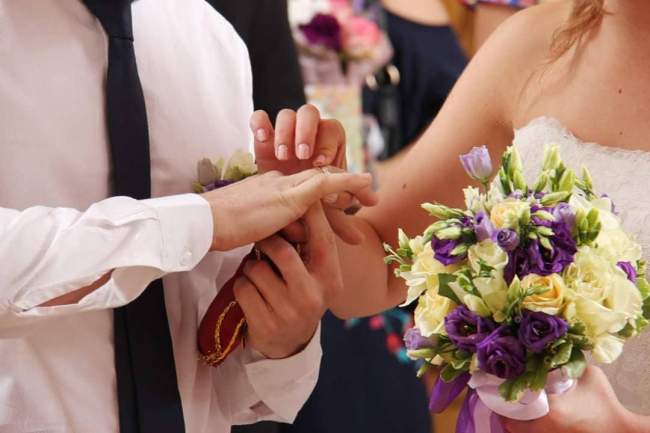 Свадебный август: в Киеве рекордное количество пар поженились в "счастливые даты"