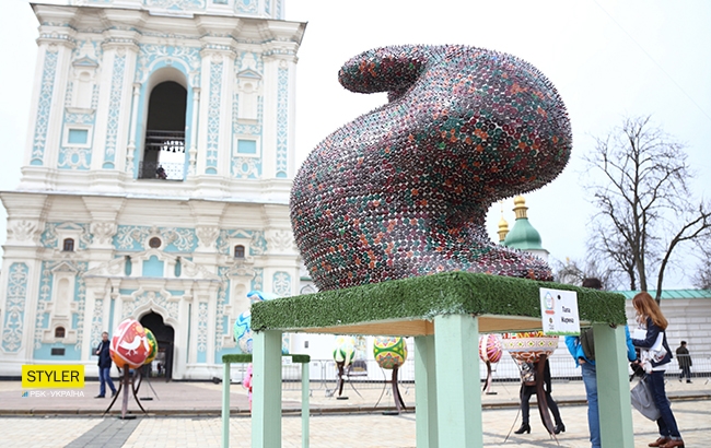 У Києві відкрився фестиваль писанок: яскравий фоторепортаж