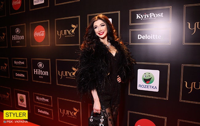 YUNA 2018: фоторепортаж с красной дорожки музыкальной премии