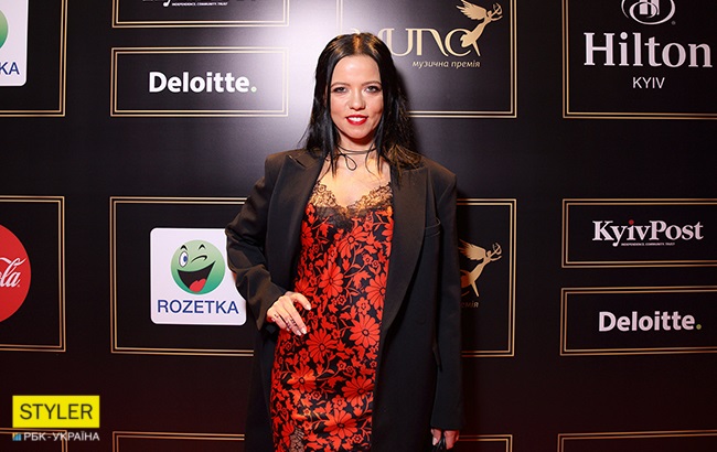 YUNA 2018: фоторепортаж с красной дорожки музыкальной премии