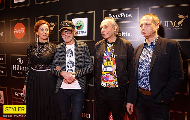 YUNA 2018: фоторепортаж с красной дорожки музыкальной премии