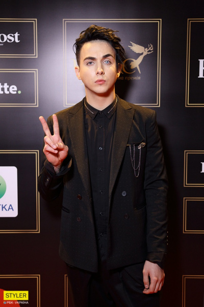 YUNA 2018: фоторепортаж с красной дорожки музыкальной премии