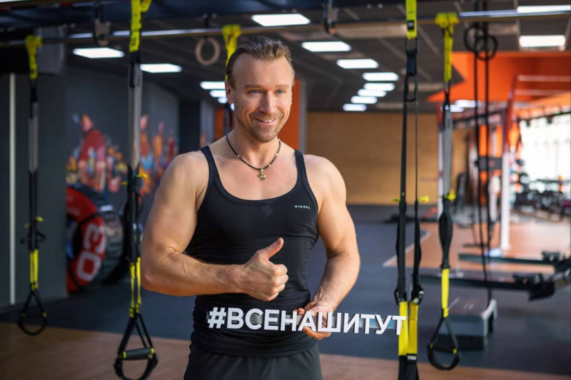 &quot;Ослепи меня торсом&quot;: Олег Винник покорил поклонниц спортивным телом (фото)