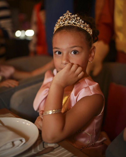 Камалія зворушливо привітала своїх дочок-близнючок з першим ювілеєм (фото)