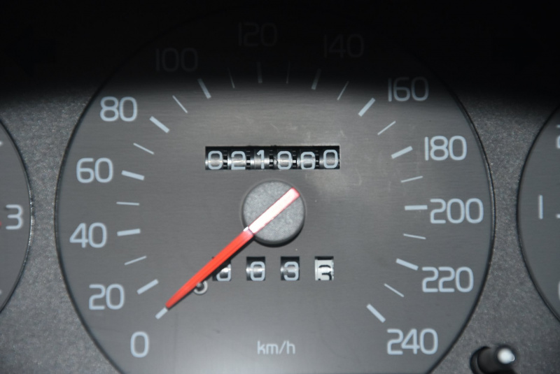 "Коврики зачетные": в Одессе нашли раритетный лимузин экс-президента Украины (фото)