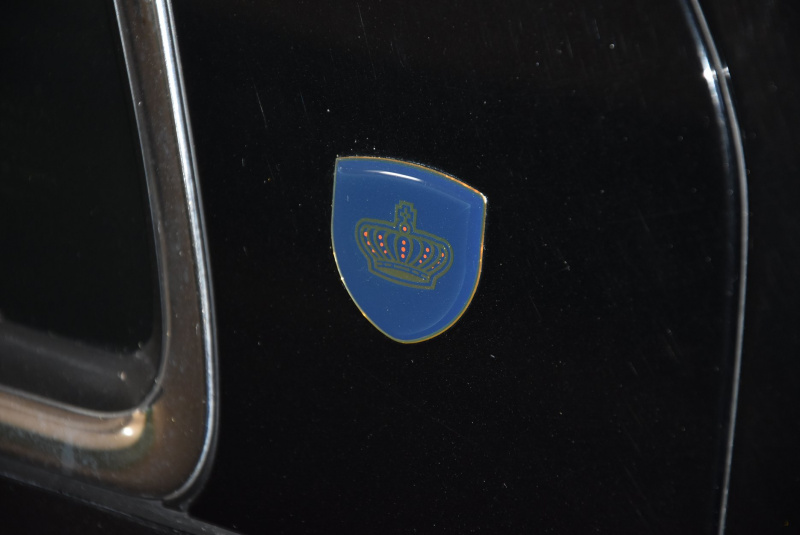 "Коврики зачетные": в Одессе нашли раритетный лимузин экс-президента Украины (фото)