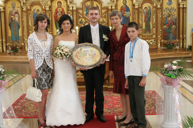 Встретили на коленях: во Львове почтили память погибшего на Донбассе 20-летнего воина (фото)