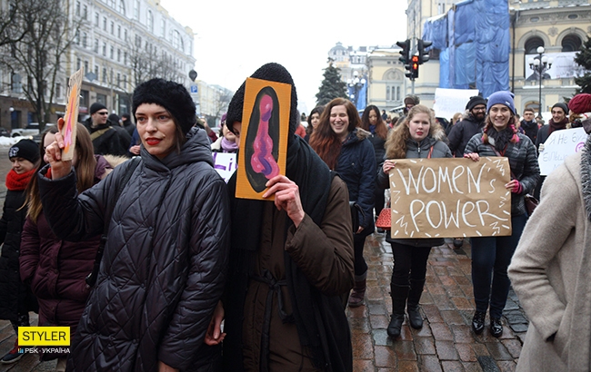 8 Марта с привкусом насилия  и взаимонепонимания: как в Киеве прошел Марш Женщин (фоторепортаж)