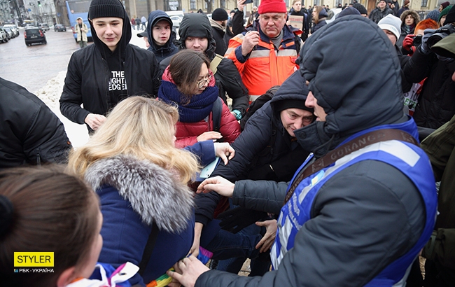 8 Марта с привкусом насилия  и взаимонепонимания: как в Киеве прошел Марш Женщин (фоторепортаж)