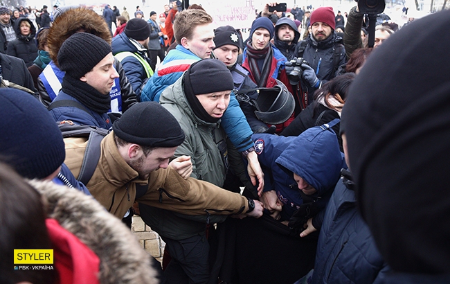 8 Марта с привкусом насилия  и взаимонепонимания: как в Киеве прошел Марш Женщин (фоторепортаж)